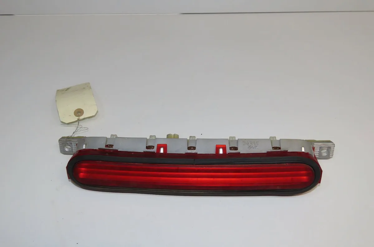 Feux stop supplementaire TOYOTA COROLLA VERSO II 2005 occasion