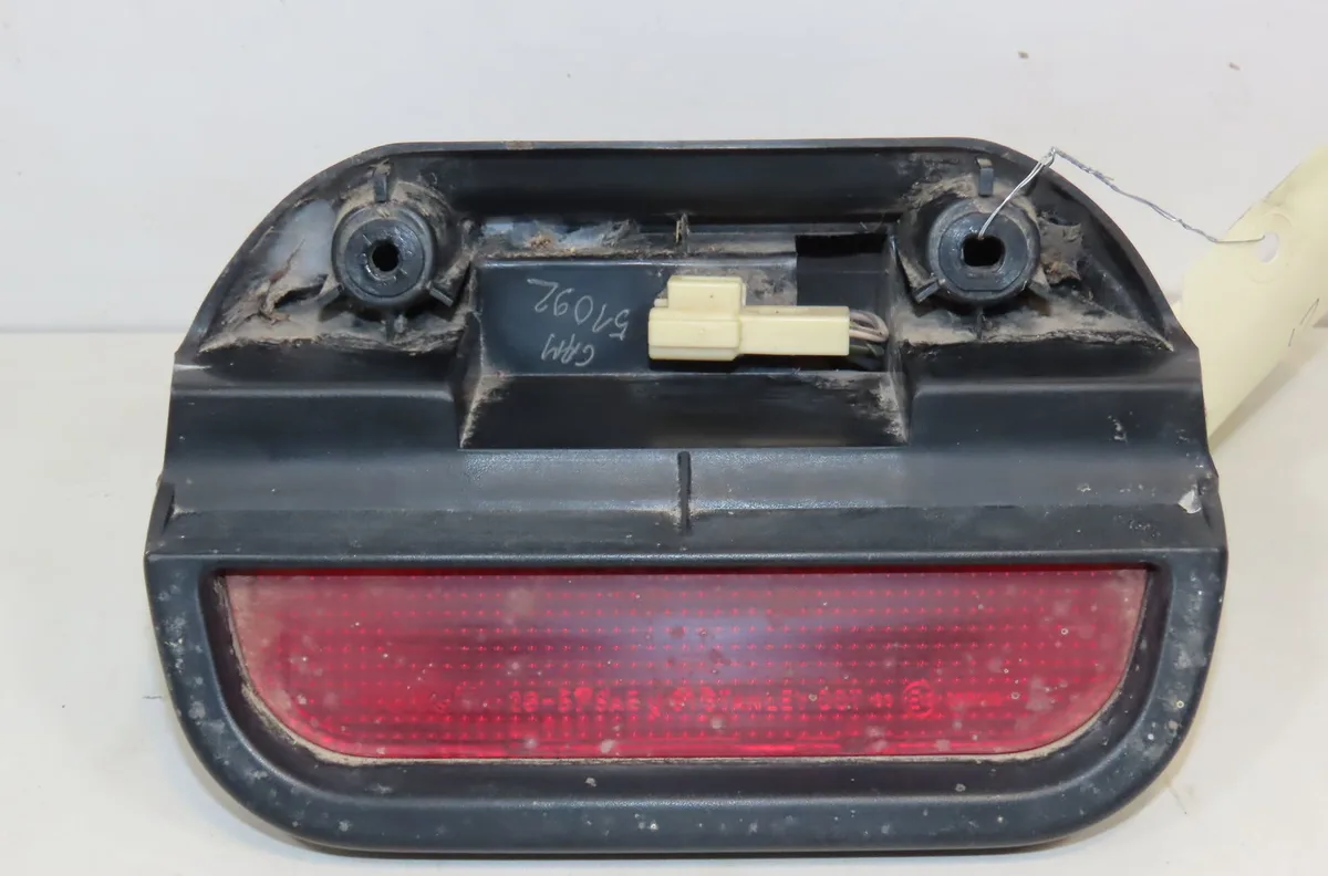 Feux stop supplementaire Toyota HIACE IV Camionnette (__H1_, __H2_) 2.5 d-4d (klh12, klh22) (2001-2006) occasion