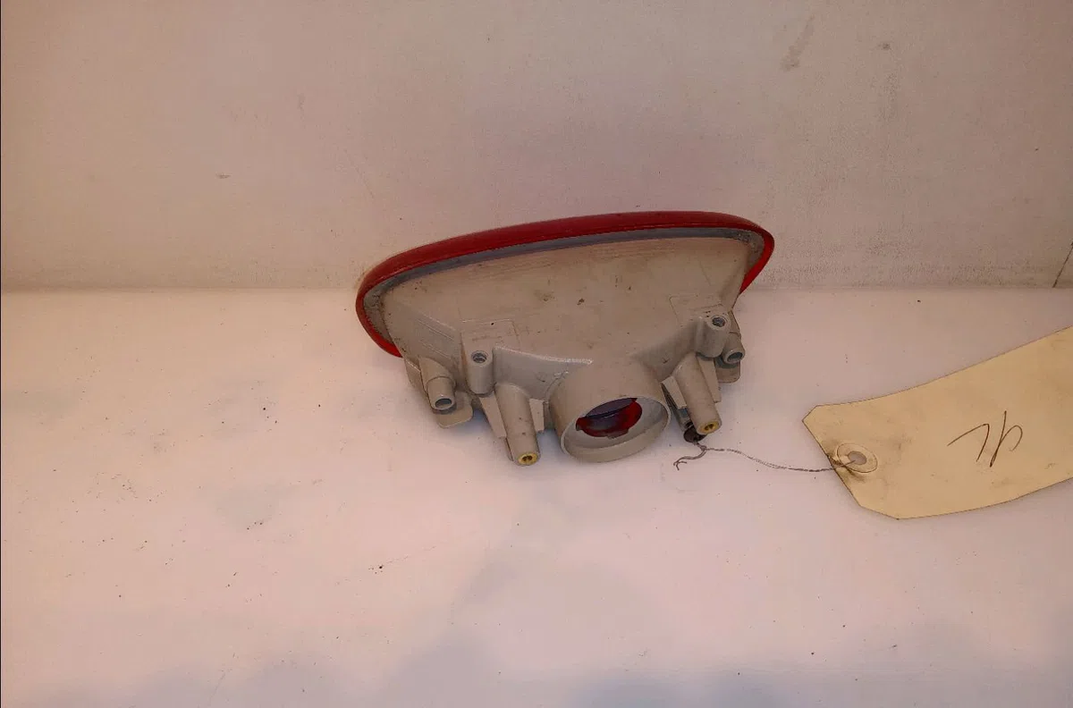Feux stop supplementaire Toyota RAV 4 I Cabrio (_A1_) 2.0 4wd (sxa11) (1997-2000) occasion