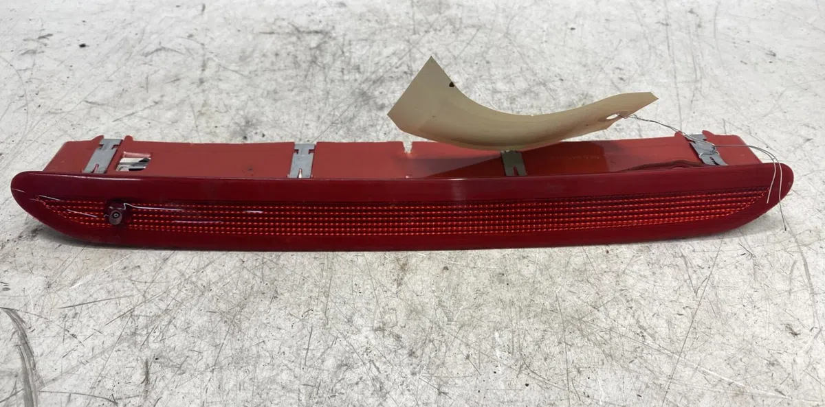 Feux stop supplementaire Volkswagen GOLF VII Variant (BA5, BV5) 1.6 tdi (2013-2018) occasion