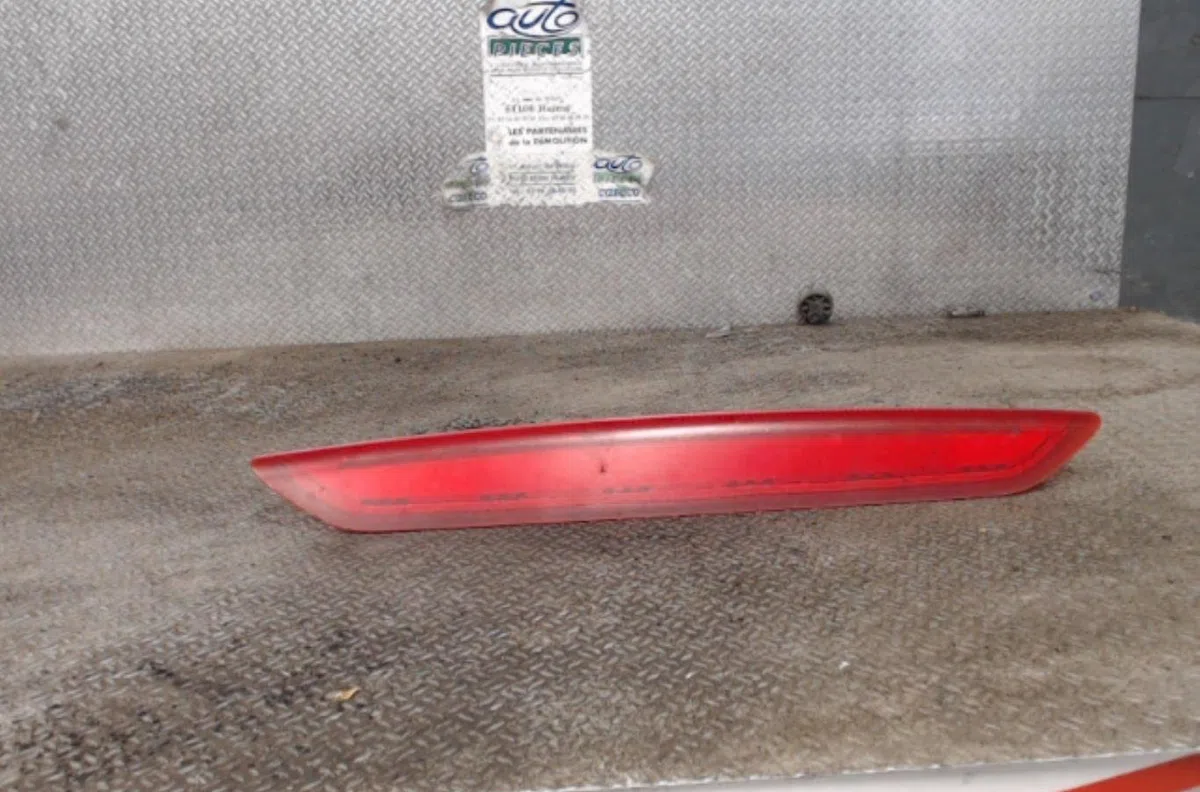 Feux stop supplementaire VOLKSWAGEN POLO 4  POLO 4 PHASE 1 occasion