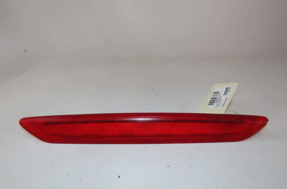 Feux stop supplementaire Volkswagen POLO (9N_, 9A_) 1.2 12v (2001-2007) 5 portes occasion