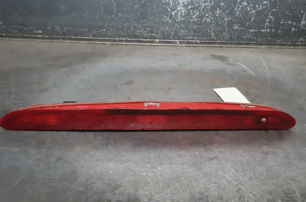 Feux stop supplementaire Volkswagen POLO V (6R1, 6C1) 1.2 (2009) occasion