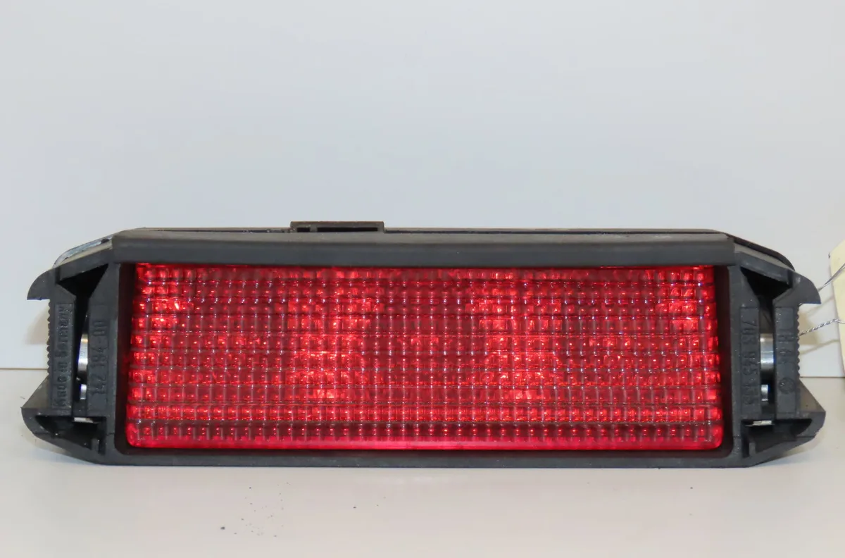 Feux stop supplementaire Volkswagen TRANSPORTER IV Autobus-Autocar (70B, 70C, 7DB, 7DK, 70J, 70K 2.5 tdi (1995-2003) occ