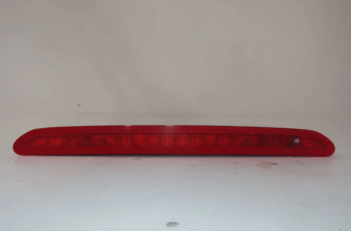 Feux stop supplementaire Volkswagen UP! (121, 122, BL1, BL2, BL3, 123) 1.0 (2011-2020) 5 portes occasion