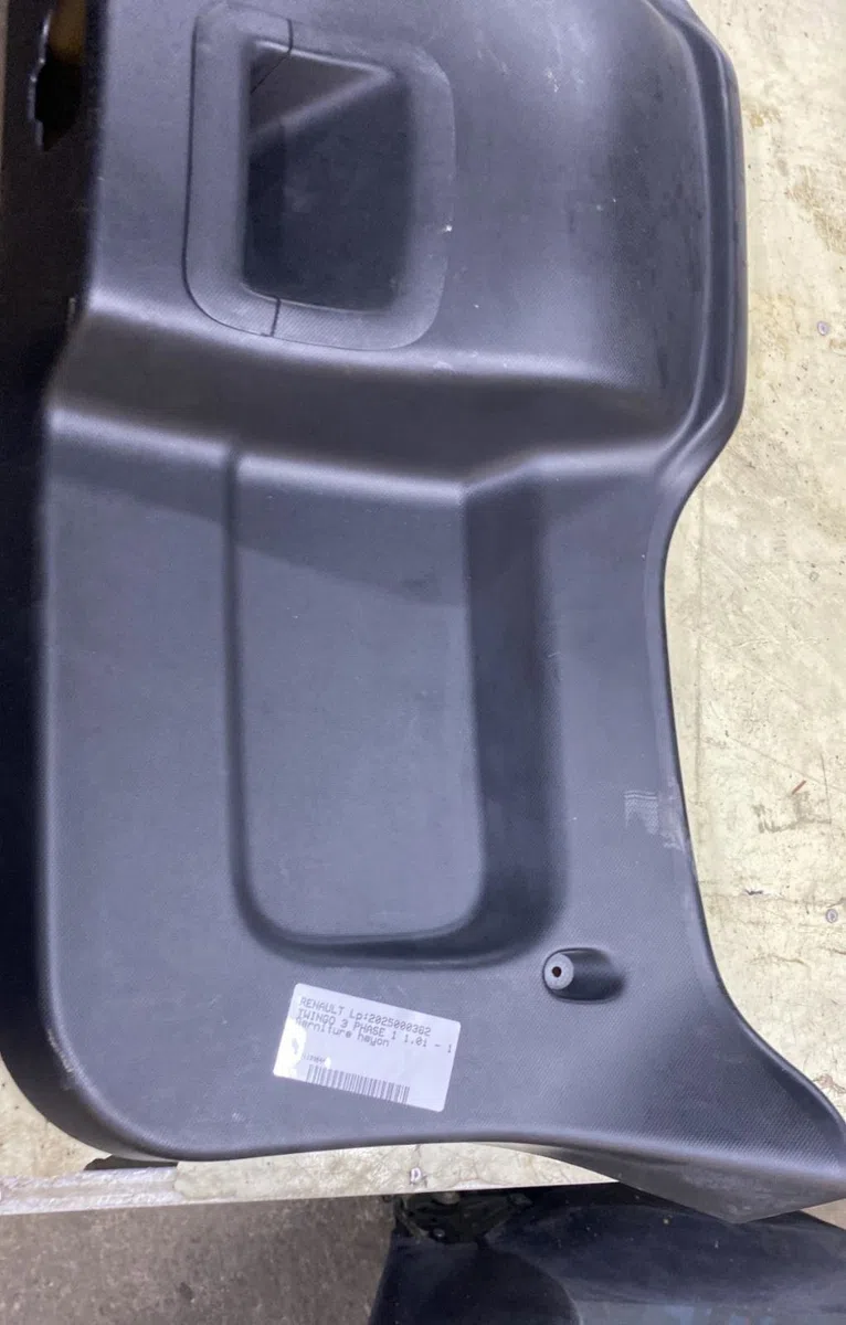 Garniture de hayon RENAULT TWINGO 3 PHASE 1 occasion