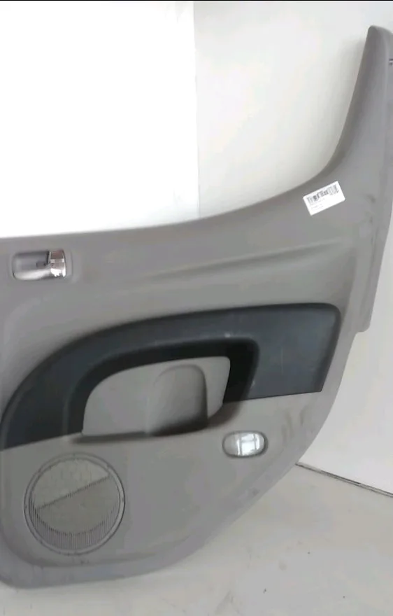 Garniture porte ard Mitsubishi L200 - TRITON (KA_T, KB_T) 2.5 di-d 4wd (kb4t) (2005-2015) 4 portes occasion