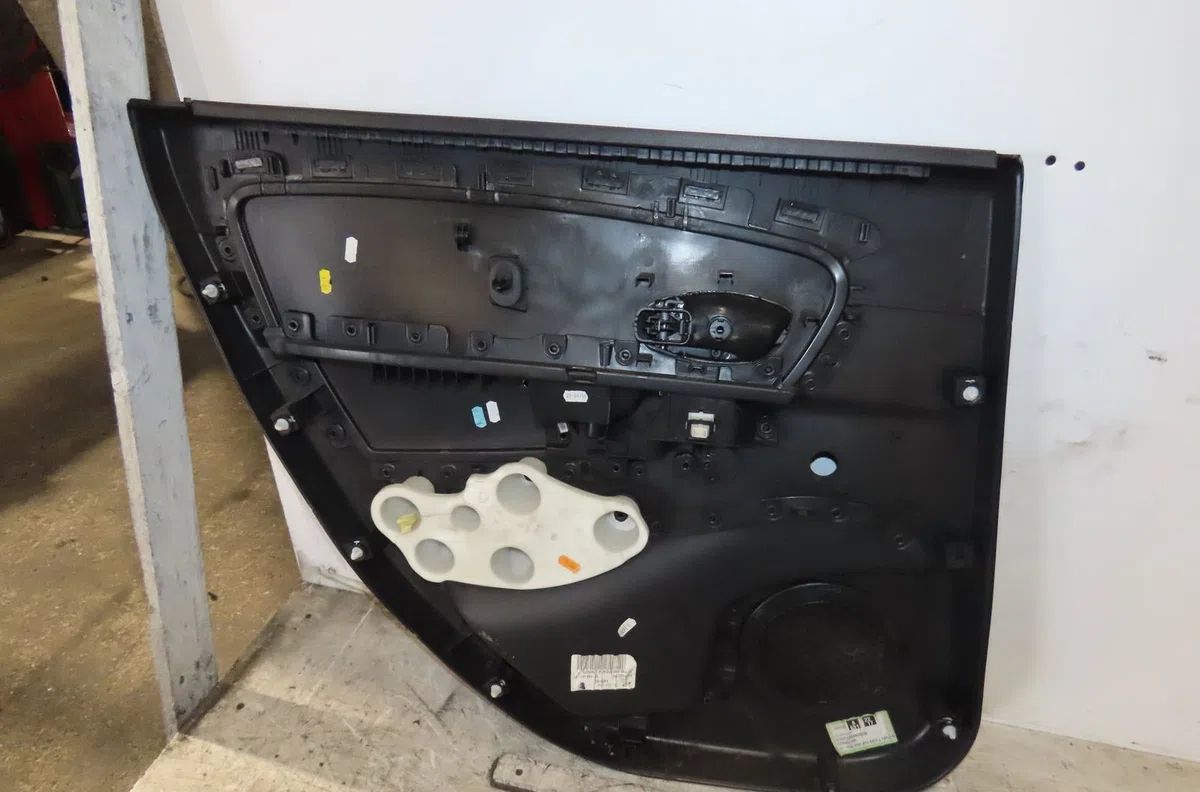 Garniture porte ard Renault SCÉNIC III (JZ0-1_) 1.5 dci (2009) 5 portes occasion