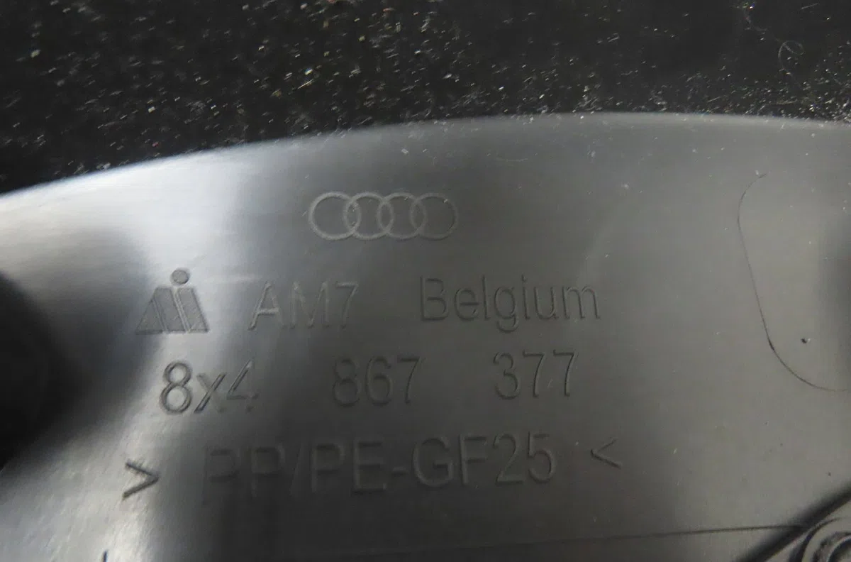 Garniture porte arg Audi A1 Sportback (8XA, 8XF) 1.4 tfsi (2011-2015) occasion