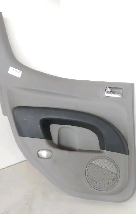 Garniture porte arg Mitsubishi L200 - TRITON (KA_T, KB_T) 2.5 di-d 4wd (kb4t) (2005-2015) 4 portes occasion