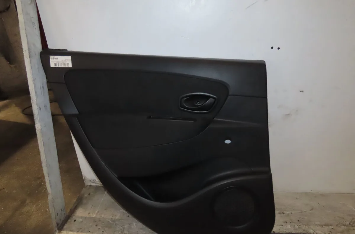 Garniture porte arg Renault SCÉNIC III (JZ0-1_) 1.5 dci (2009) 5 portes occasion