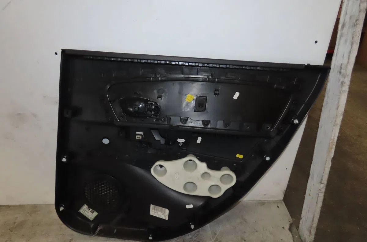 Garniture porte arg Renault SCÉNIC III (JZ0-1_) 1.5 dci (2009) 5 portes occasion