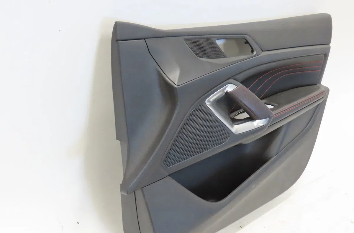 Garniture porte avd Peugeot 308 II (LB_, LP_, LW_, LH_, L3_) 1.6 gti (l35gnh) (2015-2021) occasion