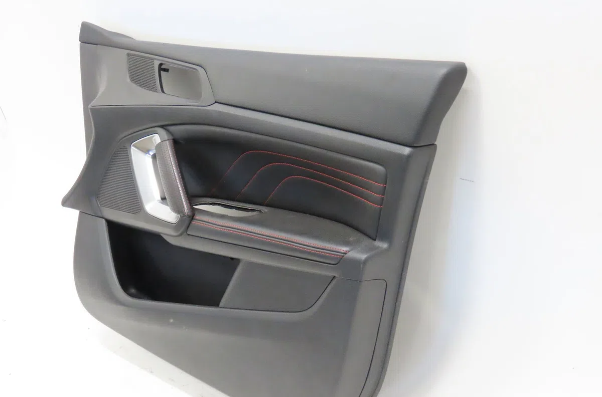 Garniture porte avd Peugeot 308 II (LB_, LP_, LW_, LH_, L3_) 1.6 gti (l35gnh) (2015-2021) occasion