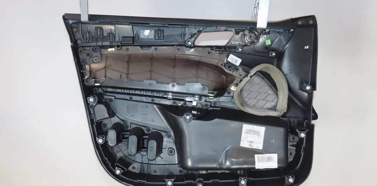 Garniture porte avd Peugeot 308 II (LB_, LP_, LW_, LH_, L3_) 2.0 bluehdi 150 (2013-2021) occasion