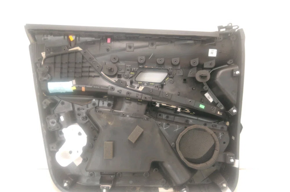 Garniture porte avd Peugeot 5008 II (MC_, MJ_, MR_, M4_) 1.5 bluehdi 130 (mcyhzj, mcyhzr, mcyhzx) (2018) occasion