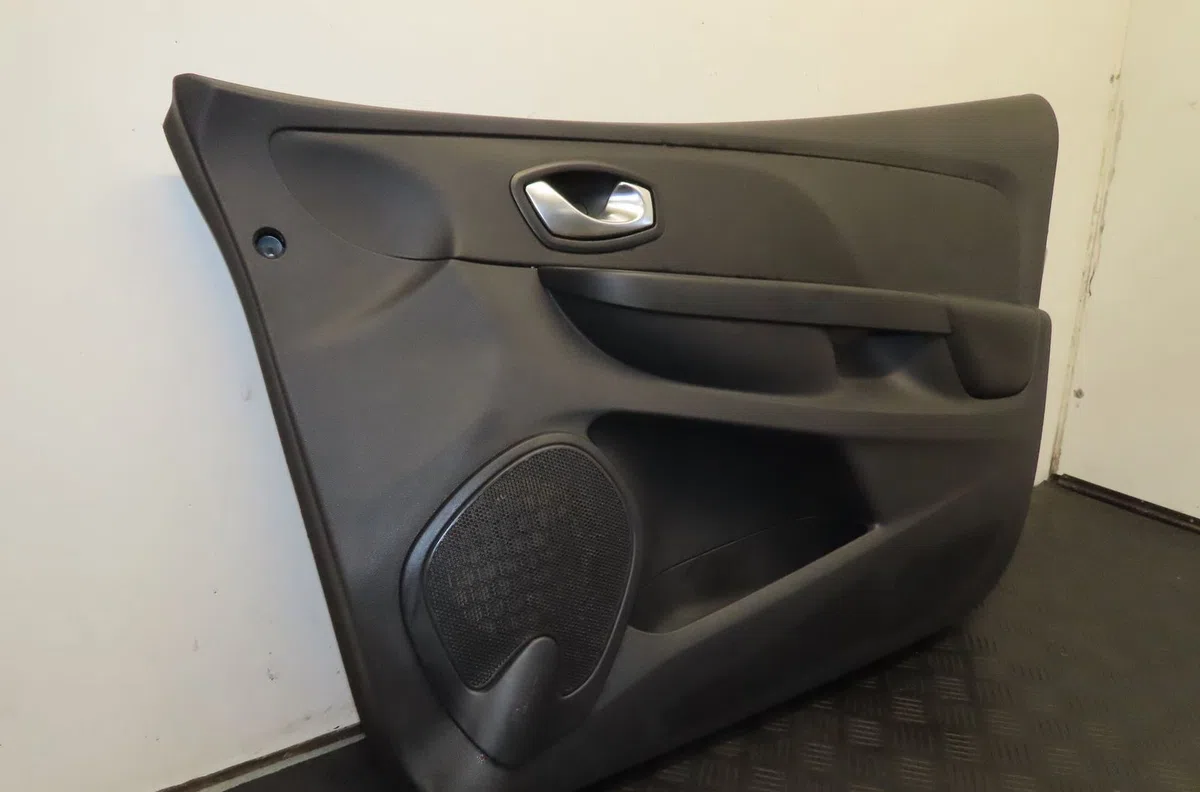 Garniture porte avd RENAULT CLIO IV  1.5 DCI 90ch occasion