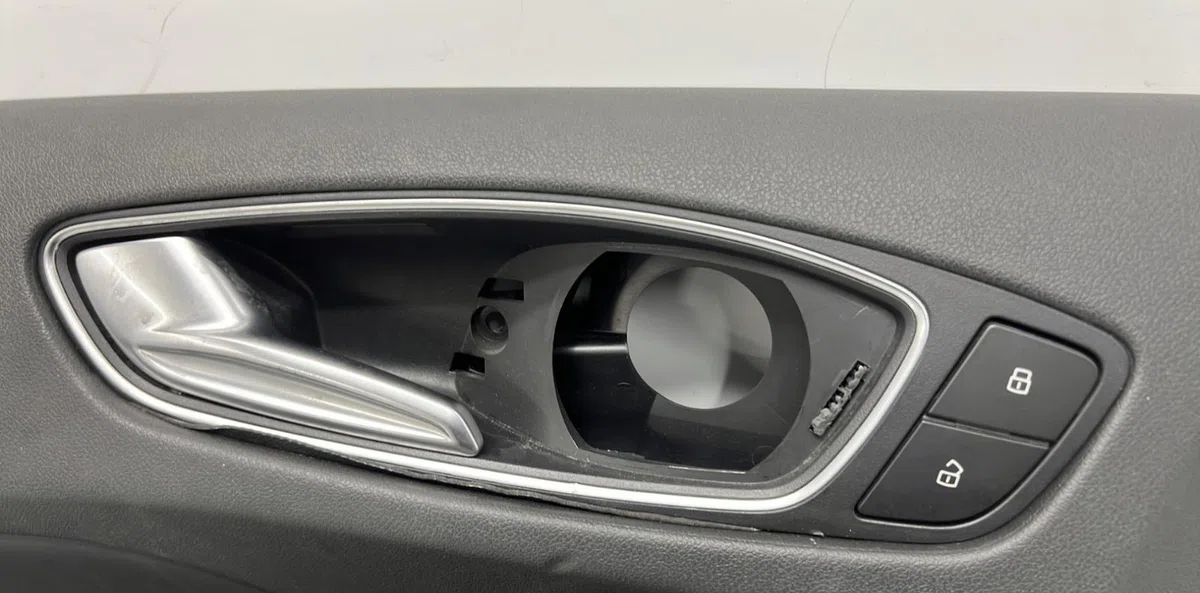 Garniture porte avg AUDI A1 1 PHASE 2 occasion