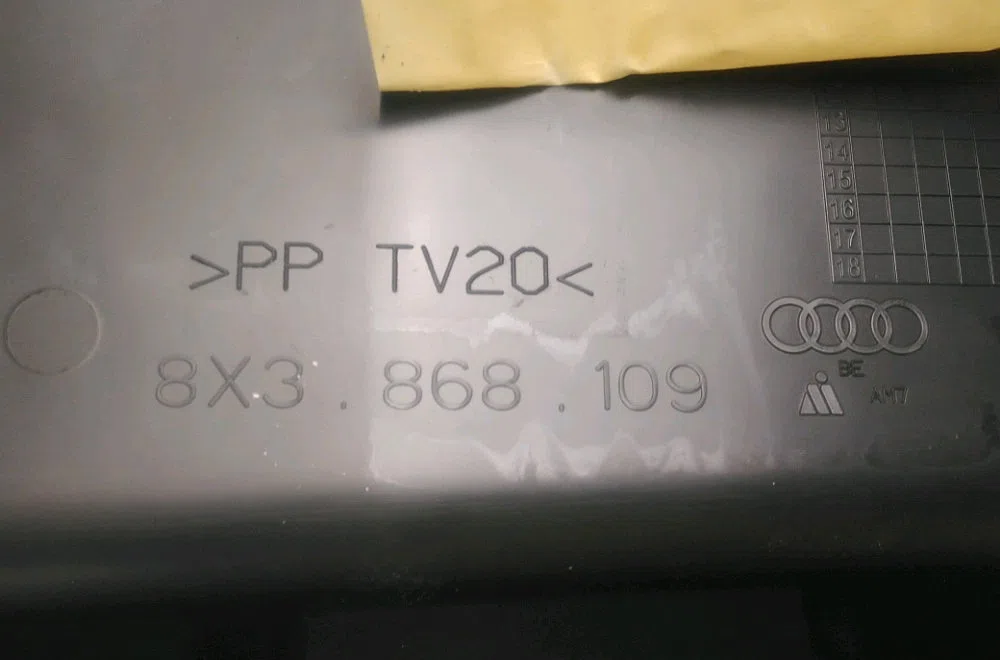 Garniture porte avg Audi A1 (8X1, 8XK) 1.2 tfsi (2010-2015) occasion