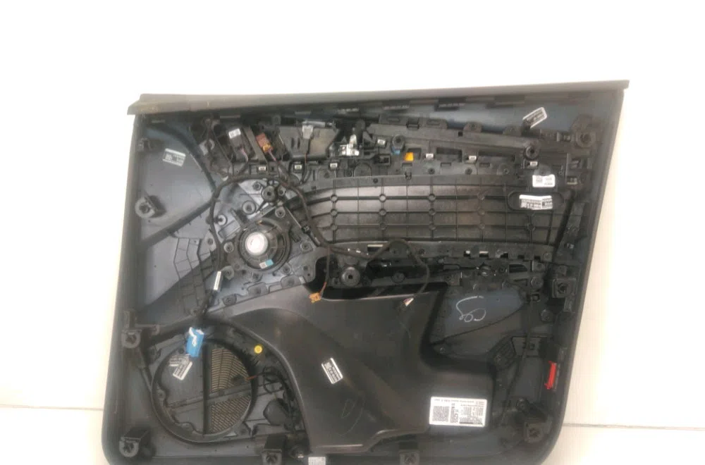 Garniture porte avg Audi Q5 Sportback (FYT) 55 tfsi e quattro (2021) occasion