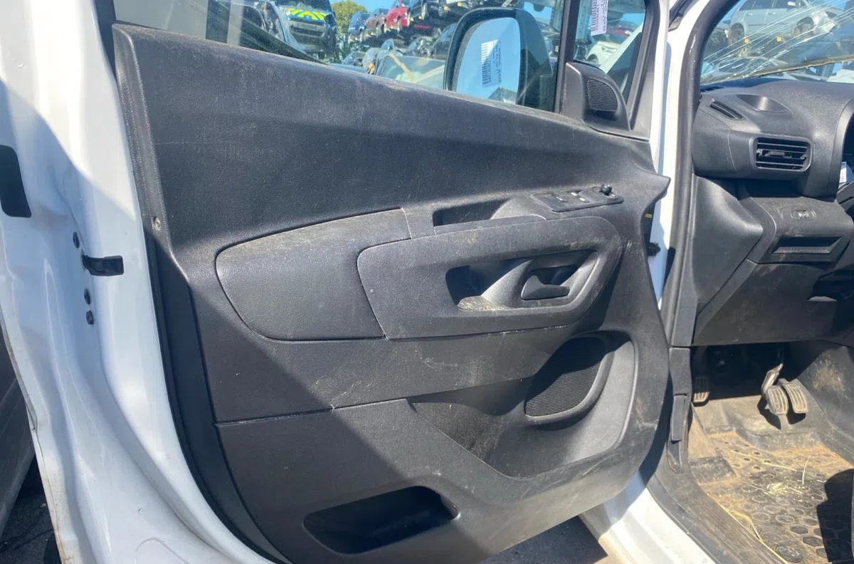 Garniture porte avg CITROEN BERLINGO 3 M PHASE 1 occasion
