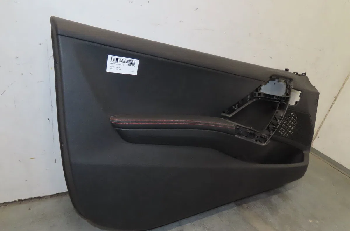 Garniture porte avg Peugeot 208 I (CA_, CC_) 1.2 thp 110 (2013) occasion
