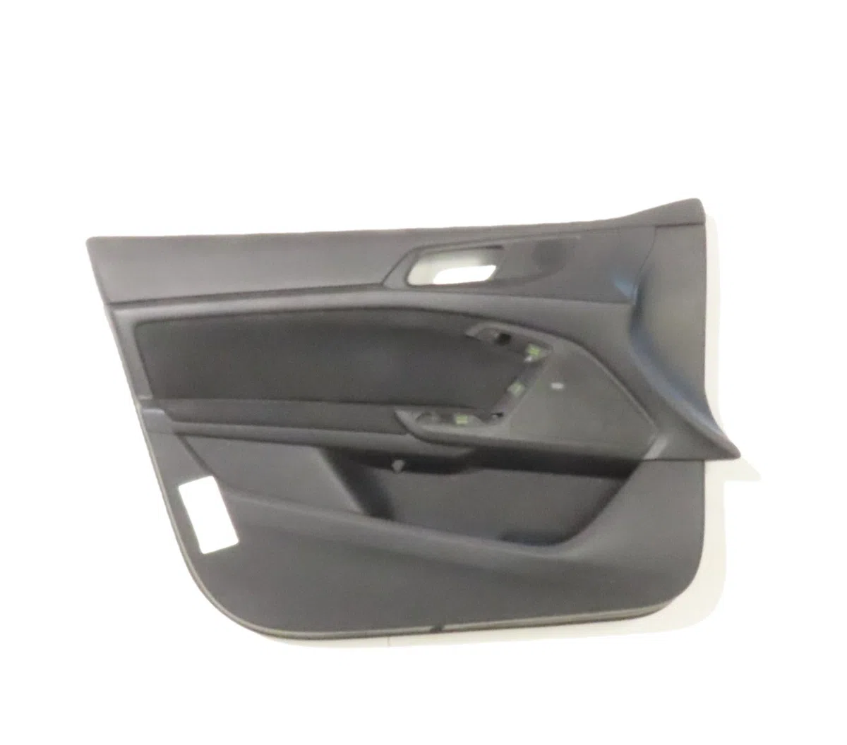 Garniture porte avg Peugeot 308 II (LB_, LP_, LW_, LH_, L3_) 1.6 bluehdi 120 (2013-2021) occasion