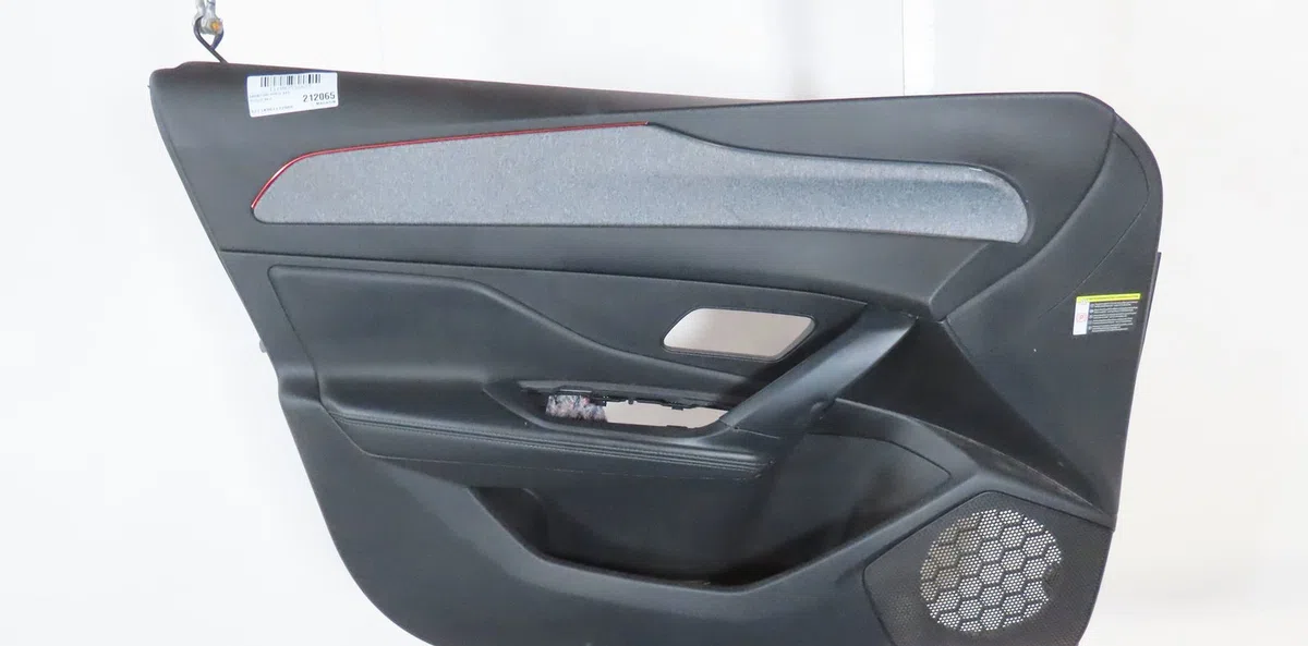 Garniture porte avg Peugeot 308 III (FB_, FH_, FP_, F3_) Bluehdi 130 (fbyhzl, fbyhzt) (2021) occasion