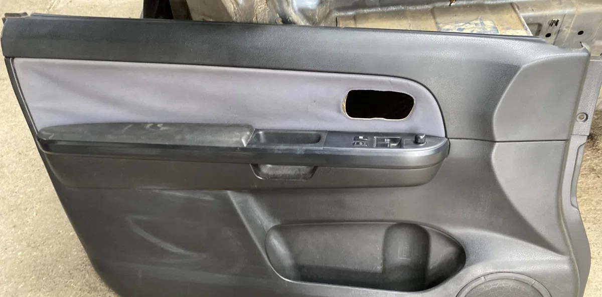 Garniture porte avg SUZUKI GRAND VITARA 2 PHASE 1 occasion