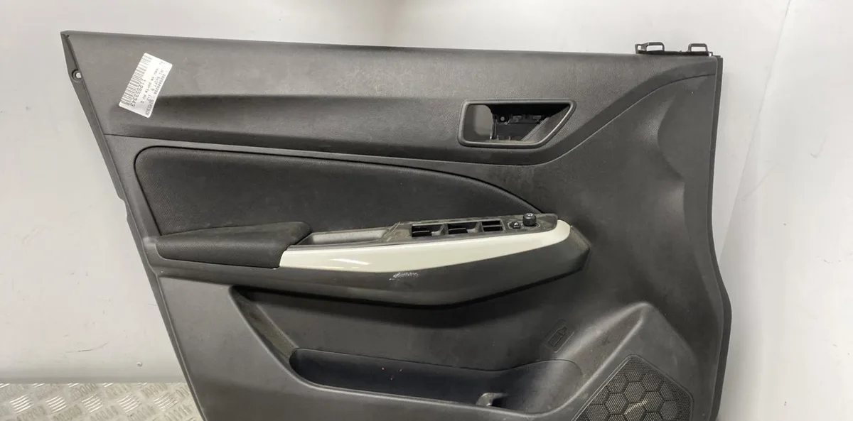 Garniture porte avg SUZUKI SWIFT 5 occasion