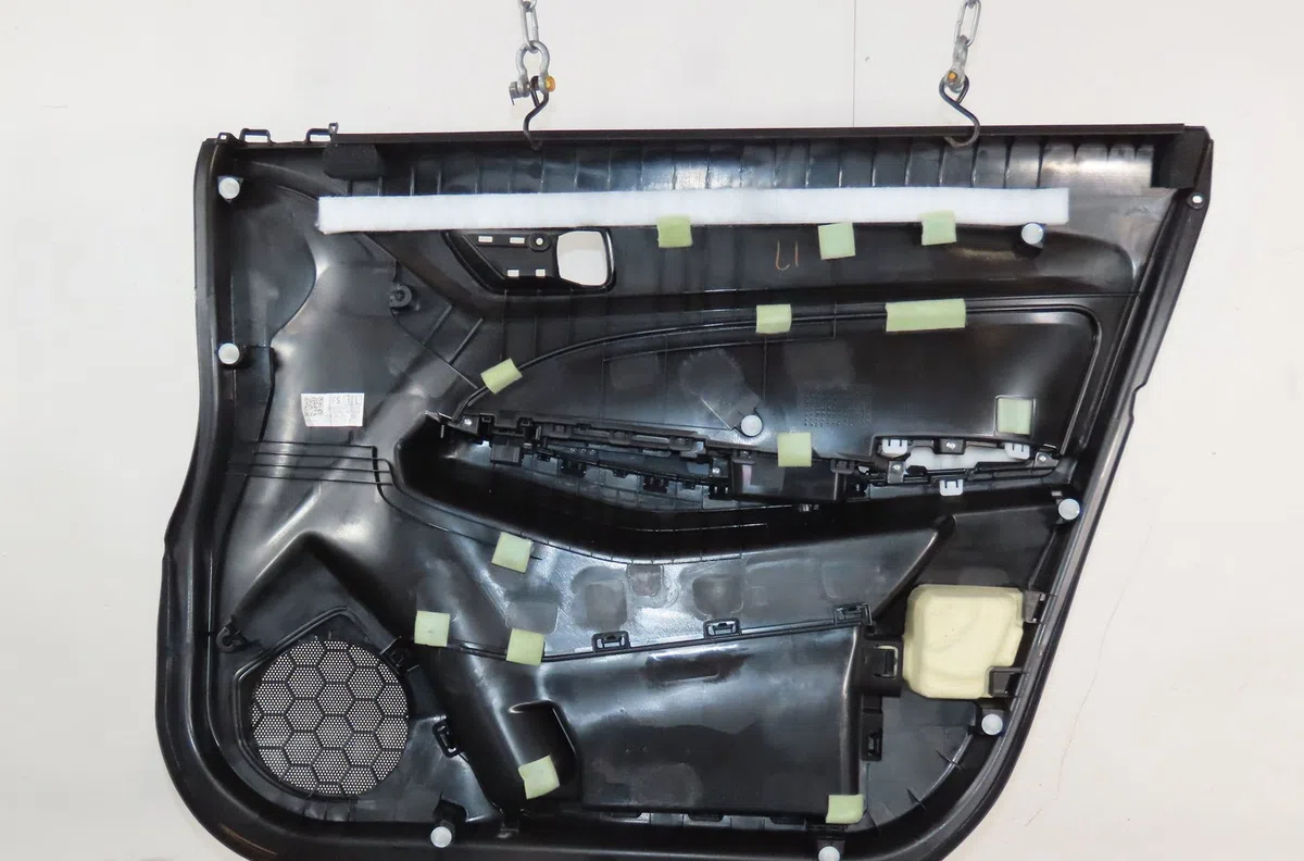 Garniture porte avg Suzuki SWIFT V (AZ) 1.4 sport shvs (2020) occasion