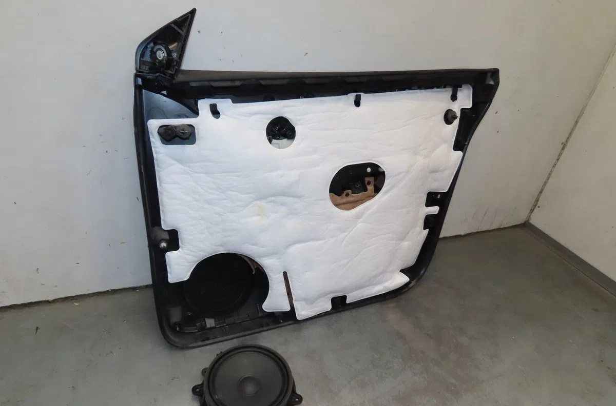 Garniture porte avg Tesla MODEL Y (5YJY) Ev traction intégrale (2021) 5 portes occasion
