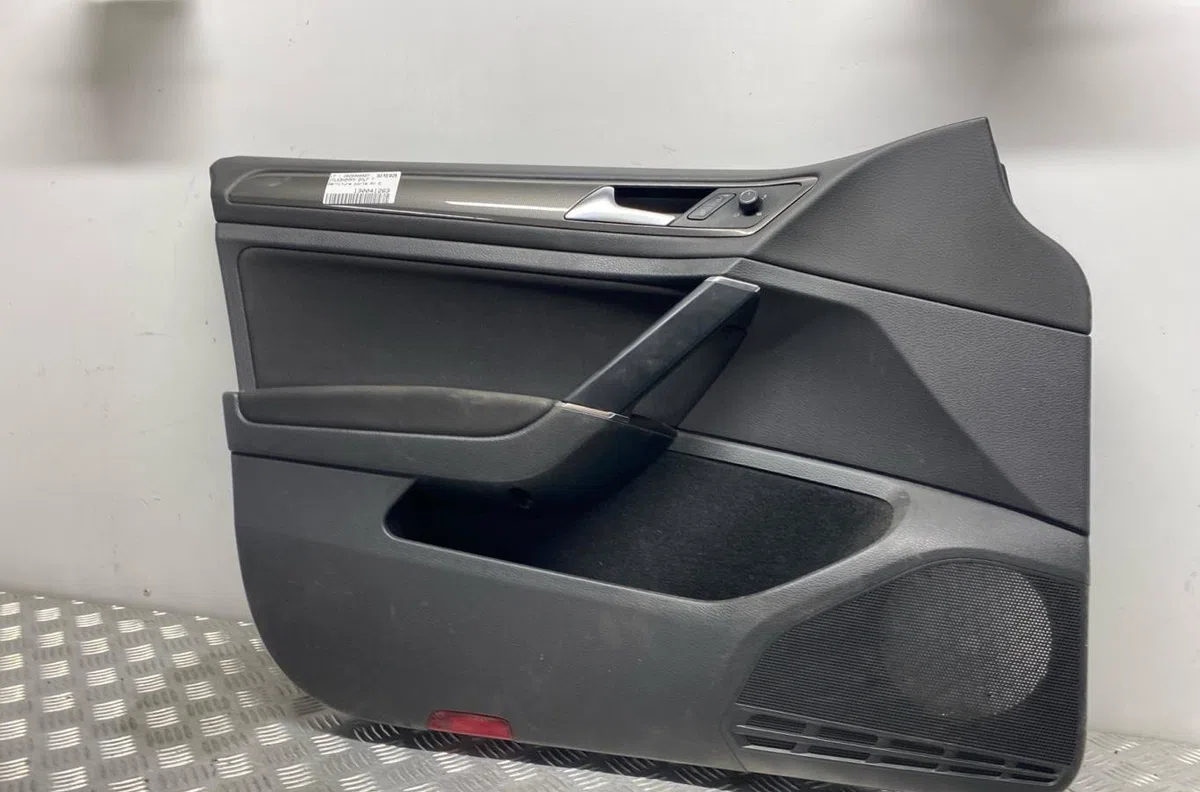 Garniture porte avg VOLKSWAGEN GOLF 7 PHASE 2 occasion