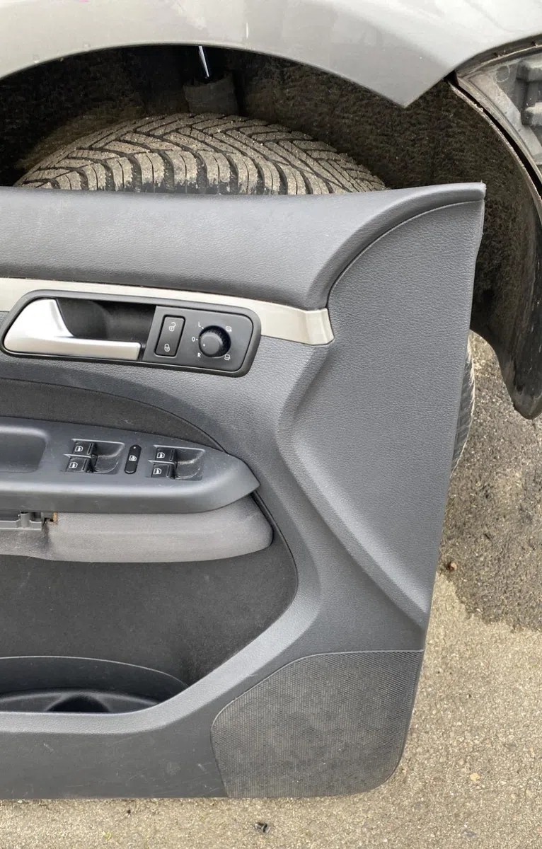 Garniture porte avg VOLKSWAGEN TOURAN 1 PHASE 2 occasion