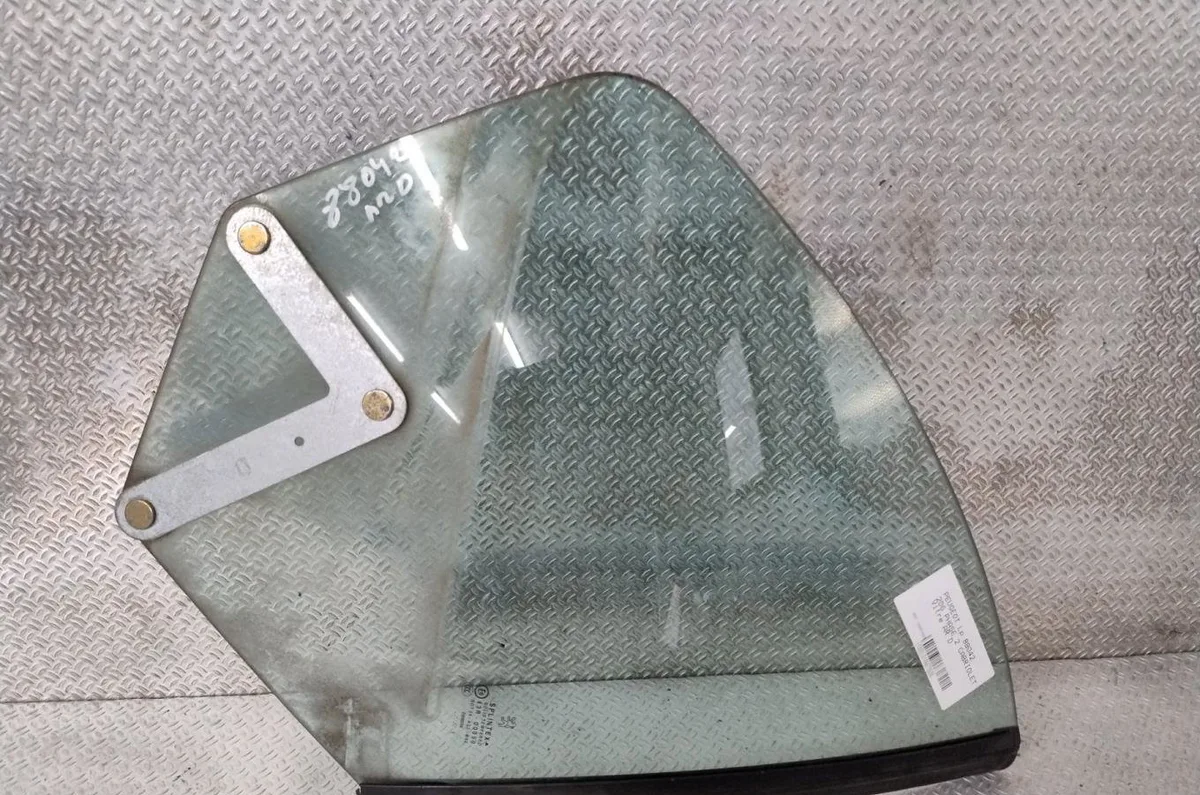 Glace ar custode d Peugeot 206 CC (2D) 1.6 16v (2dnfuf, 2dnfur) (2000-2007) 2 portes occasion