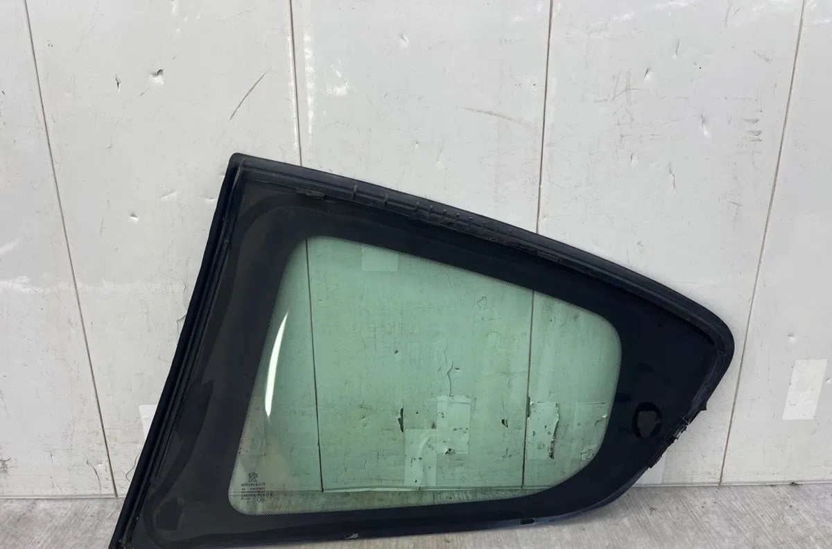 Glace ar custode d PEUGEOT 208 1 PHASE 1 occasion