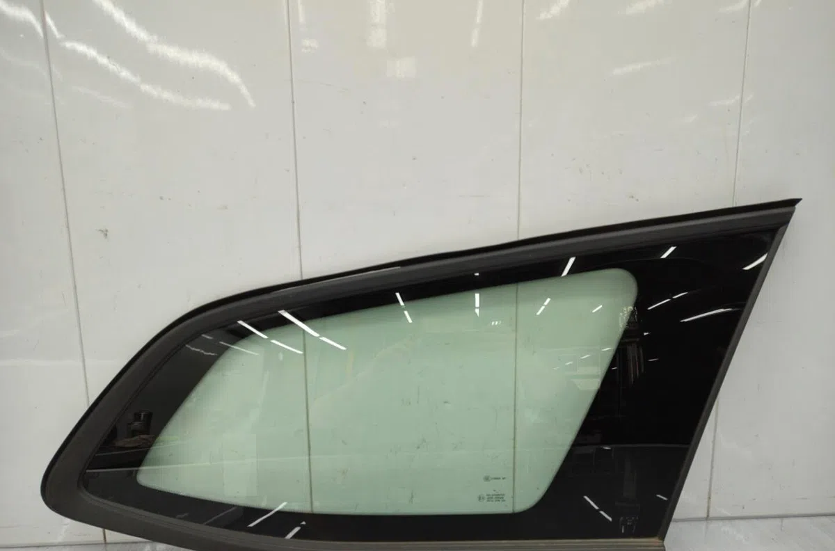 Glace ar custode d PEUGEOT 308 2 SW PHASE 1 BREAK occasion