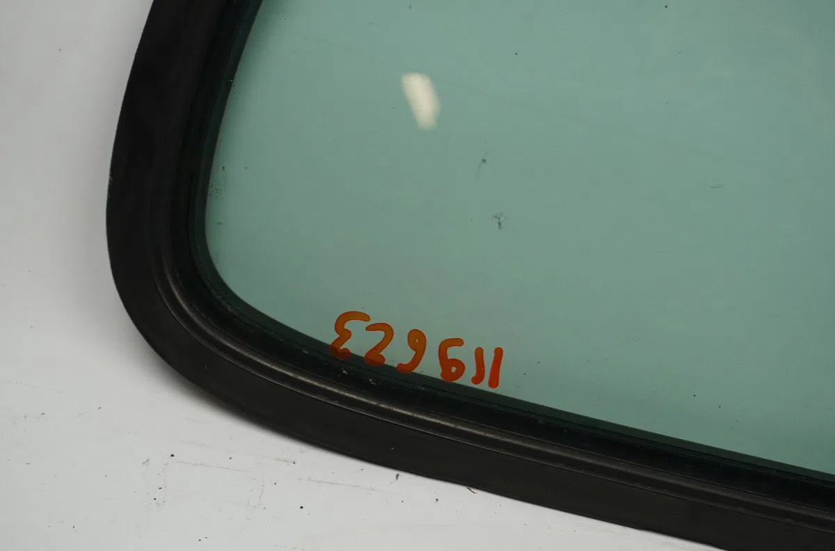 Glace ar custode d Renault TWINGO I (C06_) 1.2 (c066, c068) (1996-2007) 3 portes occasion