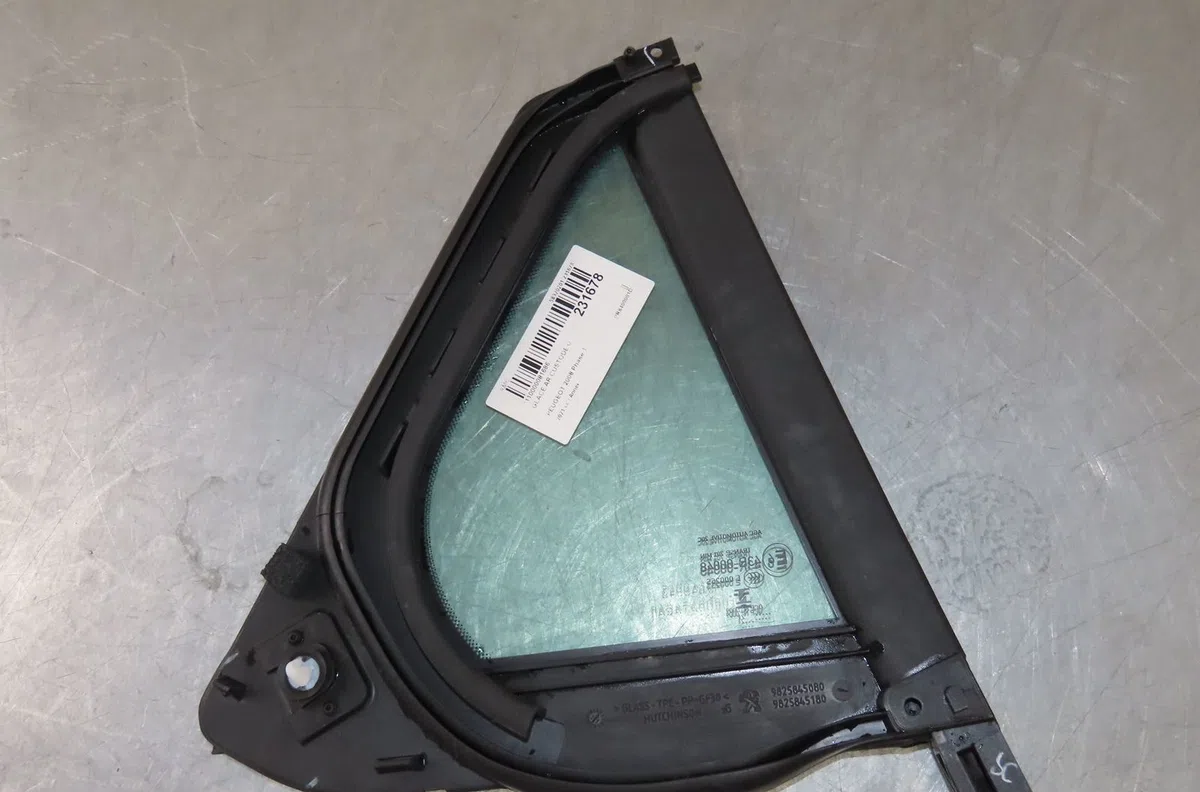 Glace ar custode g Peugeot 2008 II (UD_, US_, UY_, UK_) 1.2 puretech 130 (2019) occasion