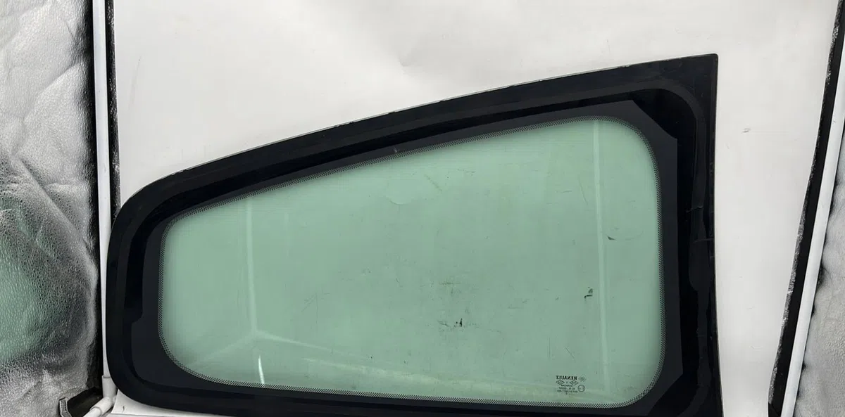 Glace ar custode g RENAULT CLIO 3 PHASE 2 occasion