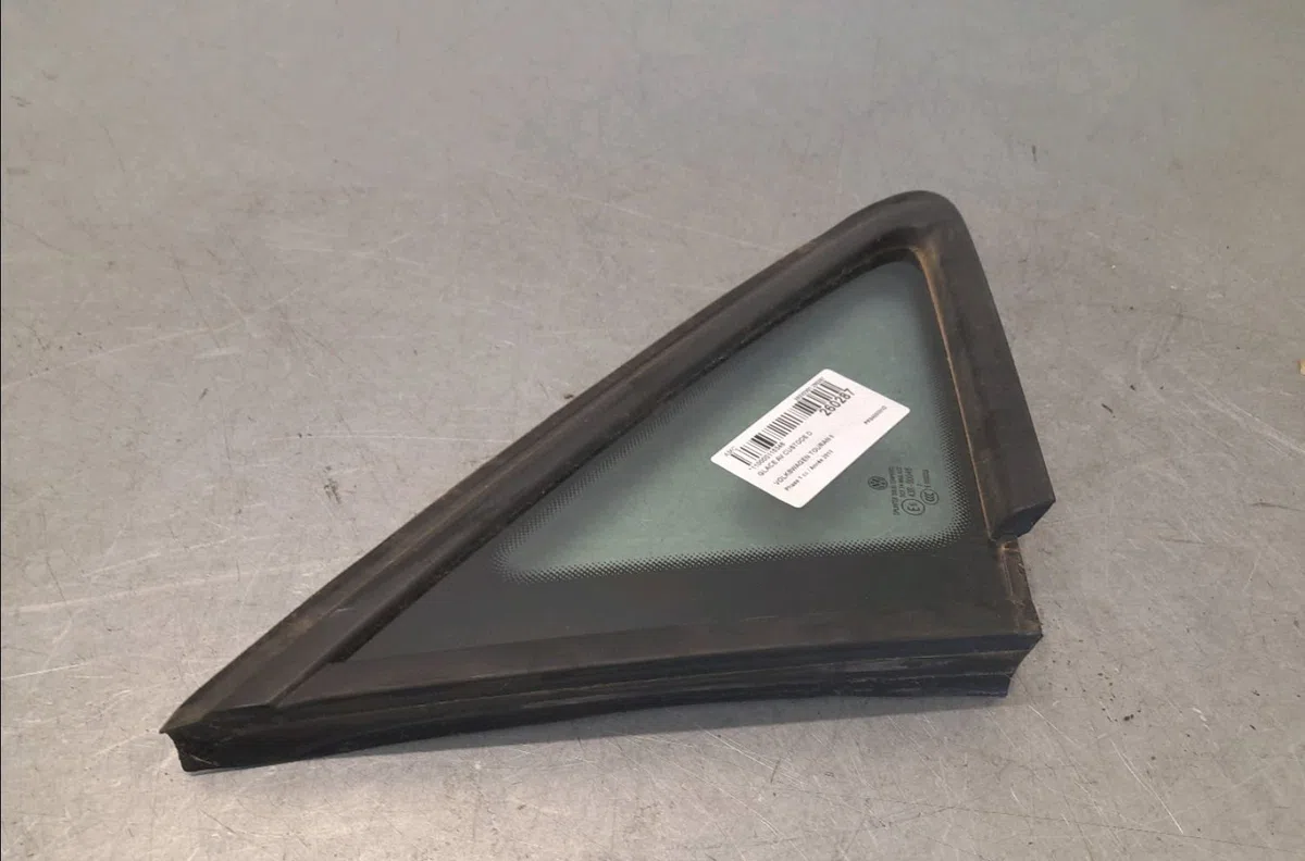 Glace av custode d Volkswagen TOURAN (1T3) 2.0 tdi (2010-2015) 5 portes occasion