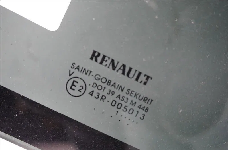 Glace av d pavillon Renault KANGOO - GRAND KANGOO II (KW0-1_) 1.5 dci 110 (kw0c, kw0h) (2010) occasion