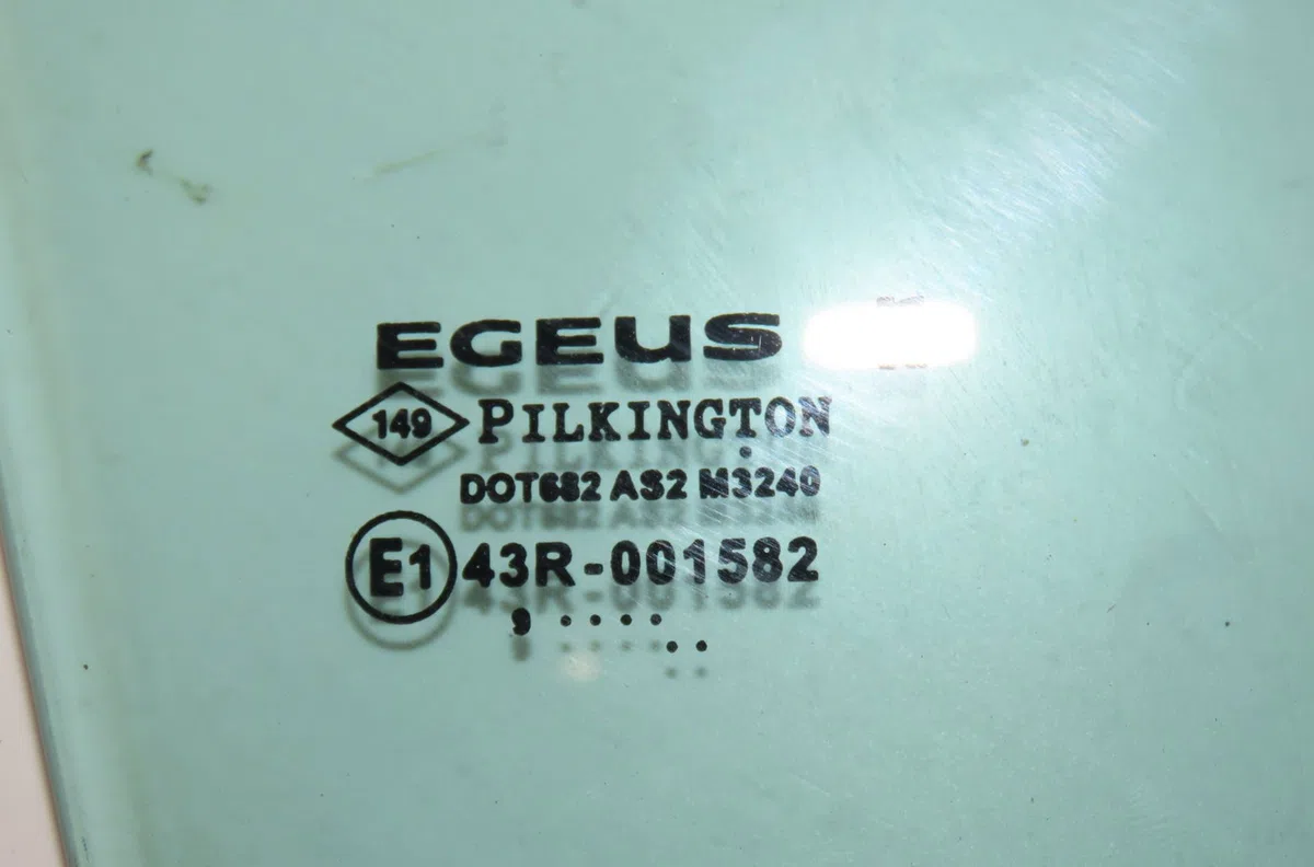 Glace custode d Renault MASTER III Camionnette (FV) 2.3 dci 145 fwd (fv0e, fv0f, fv0h, fv02, fv0m, fv0s,... (2010) occas
