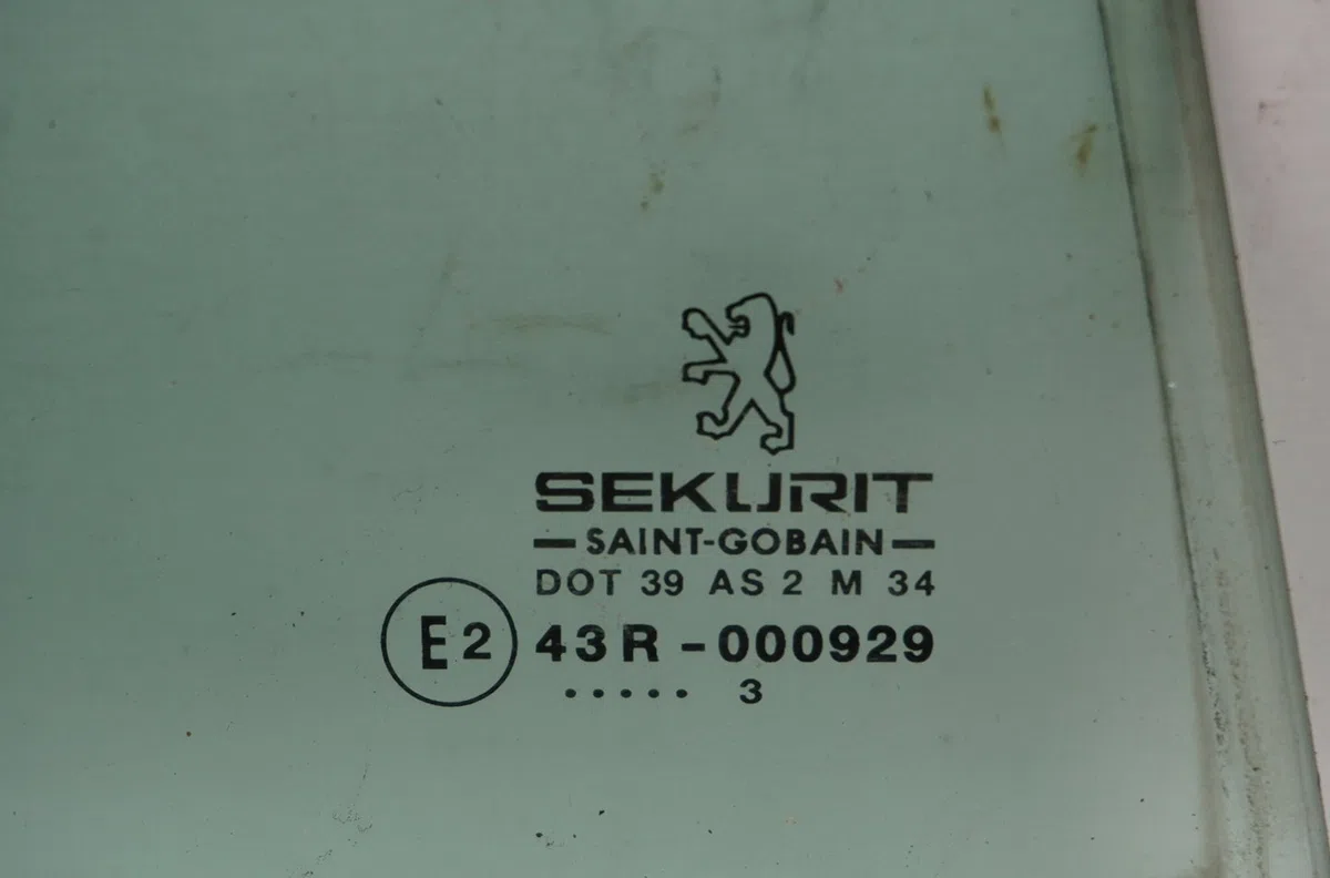 Glace fixe porte ar d Peugeot 406 Break (8E-F) 2.0 hdi 110 (1999-2004) 5 portes occasion