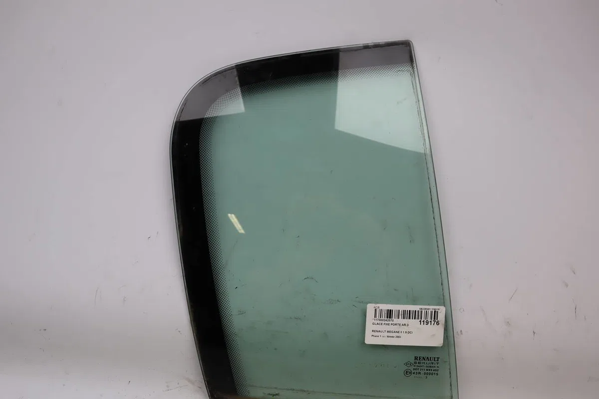 Glace fixe porte ar d Renault MEGANE II (BM0-1_, CM0-1_) 1.9 dci (bm0g, cm0g) (2002-2008) 5 portes occasion