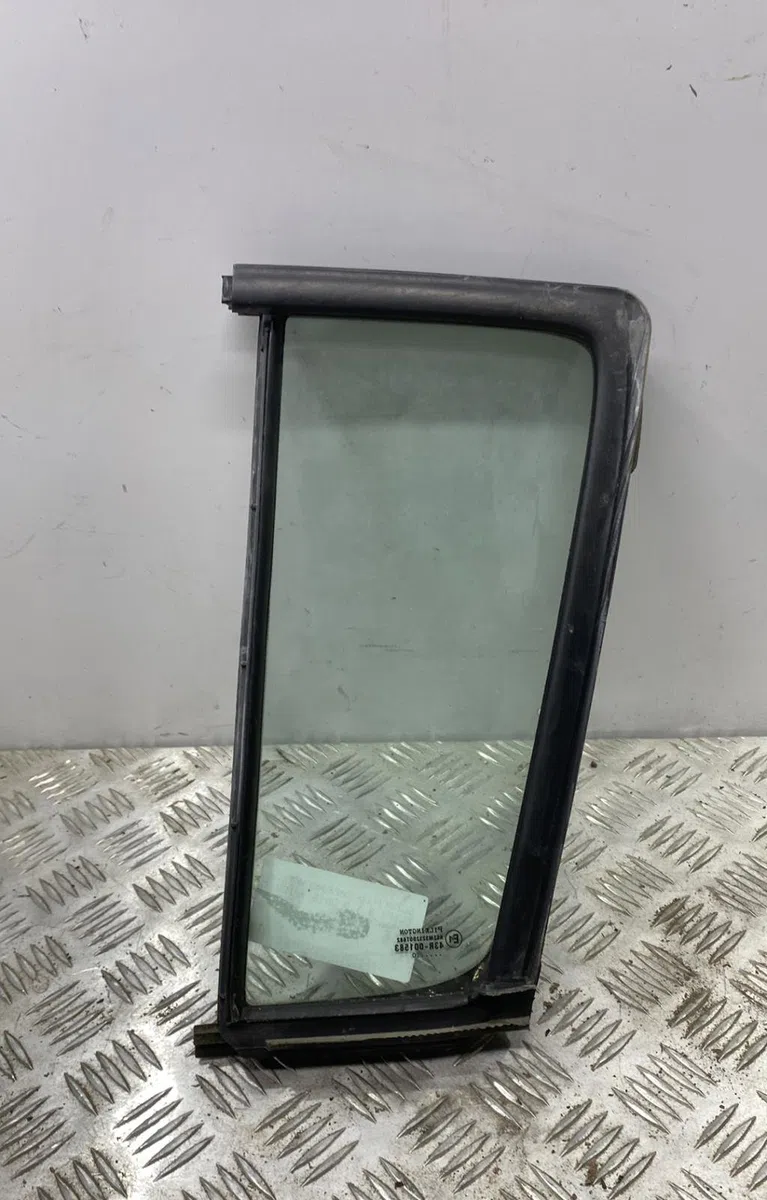 Glace fixe porte ar d SUZUKI SWIFT 3 occasion