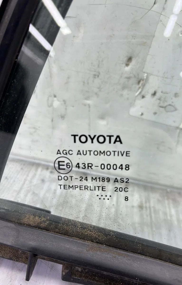 Glace fixe porte ar d TOYOTA AURIS 1 PHASE 1 occasion