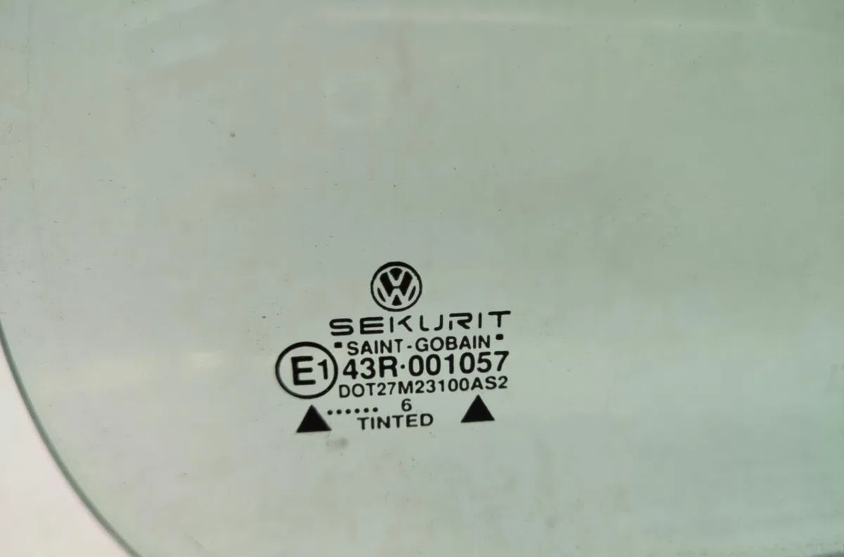 Glace fixe porte ar d VOLKSWAGEN GOLF 3 occasion