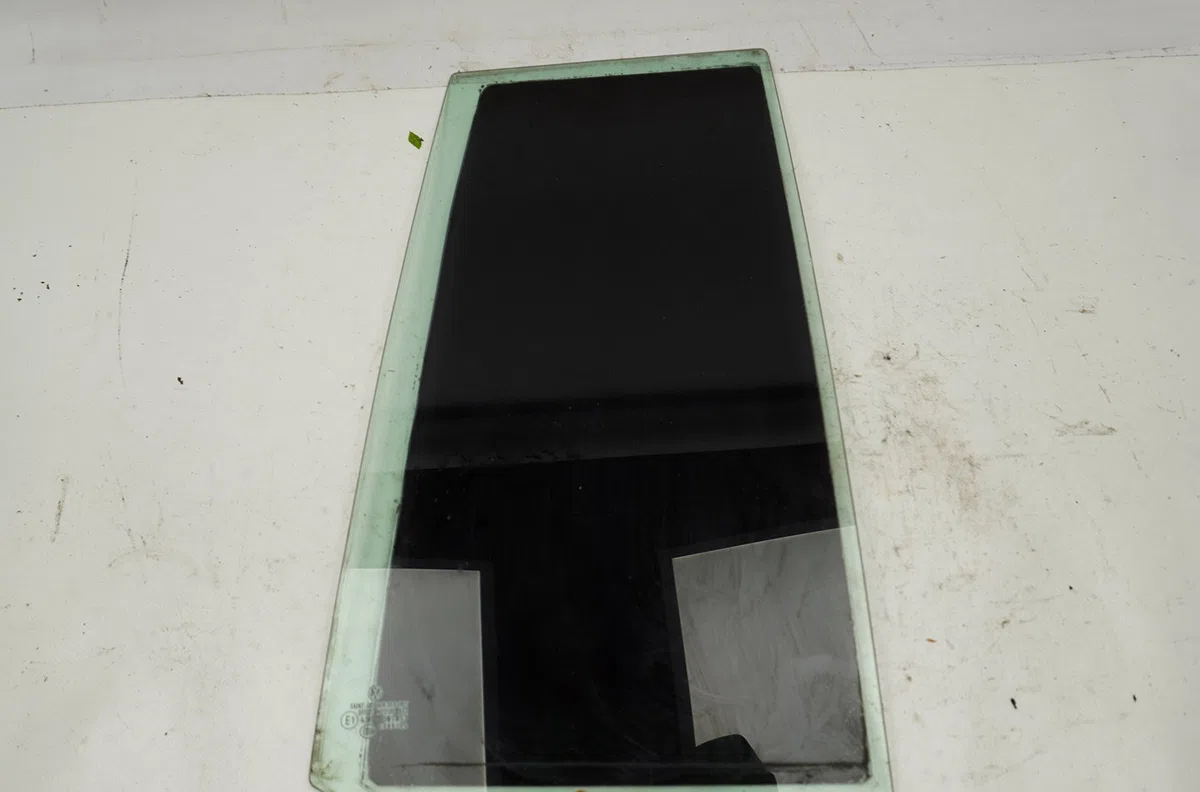 Glace fixe porte ar d Volkswagen TOURAN (1T1, 1T2) 1.9 tdi (2003-2004) 5 portes occasion