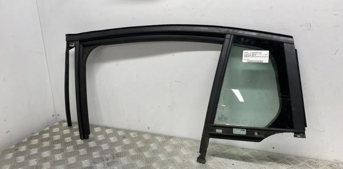 Glace fixe porte ar g FORD FOCUS 4 PHASE 1 BREAK occasion